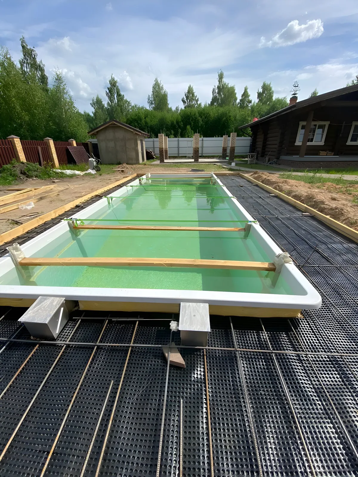 Laguna 9 — вечернее освещение в Новокузнецке